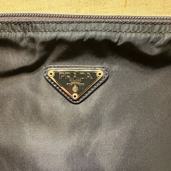 Prada Vintage Tessuto Navy Blue Nylon Cosmetic Bag - Picture 4 of 10